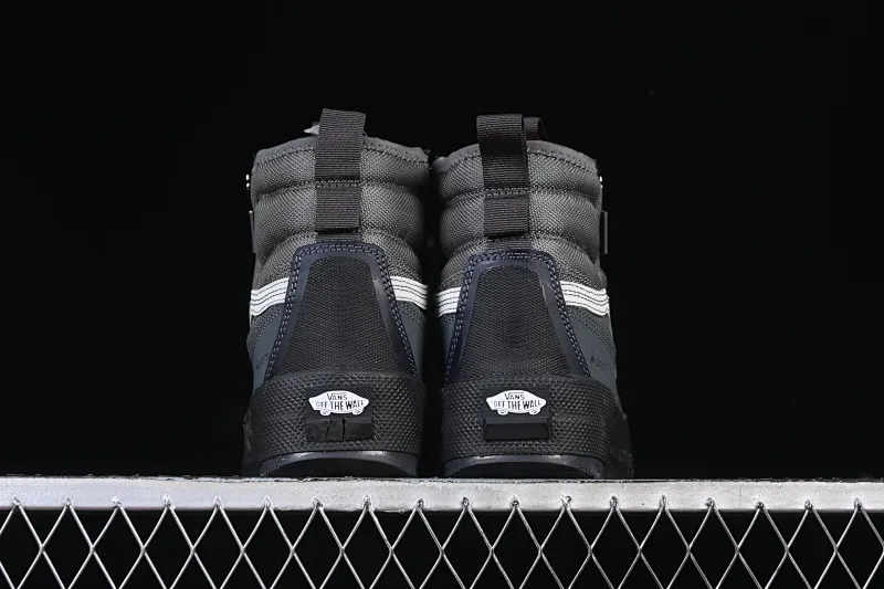 All categories Vans Vans series Vans Hi Vans high-top Vans Sk8-Hi Gore Te Outdoor adventure series round-toe lace-up high-top outdoor functional casual shoes VN0A5I116MP